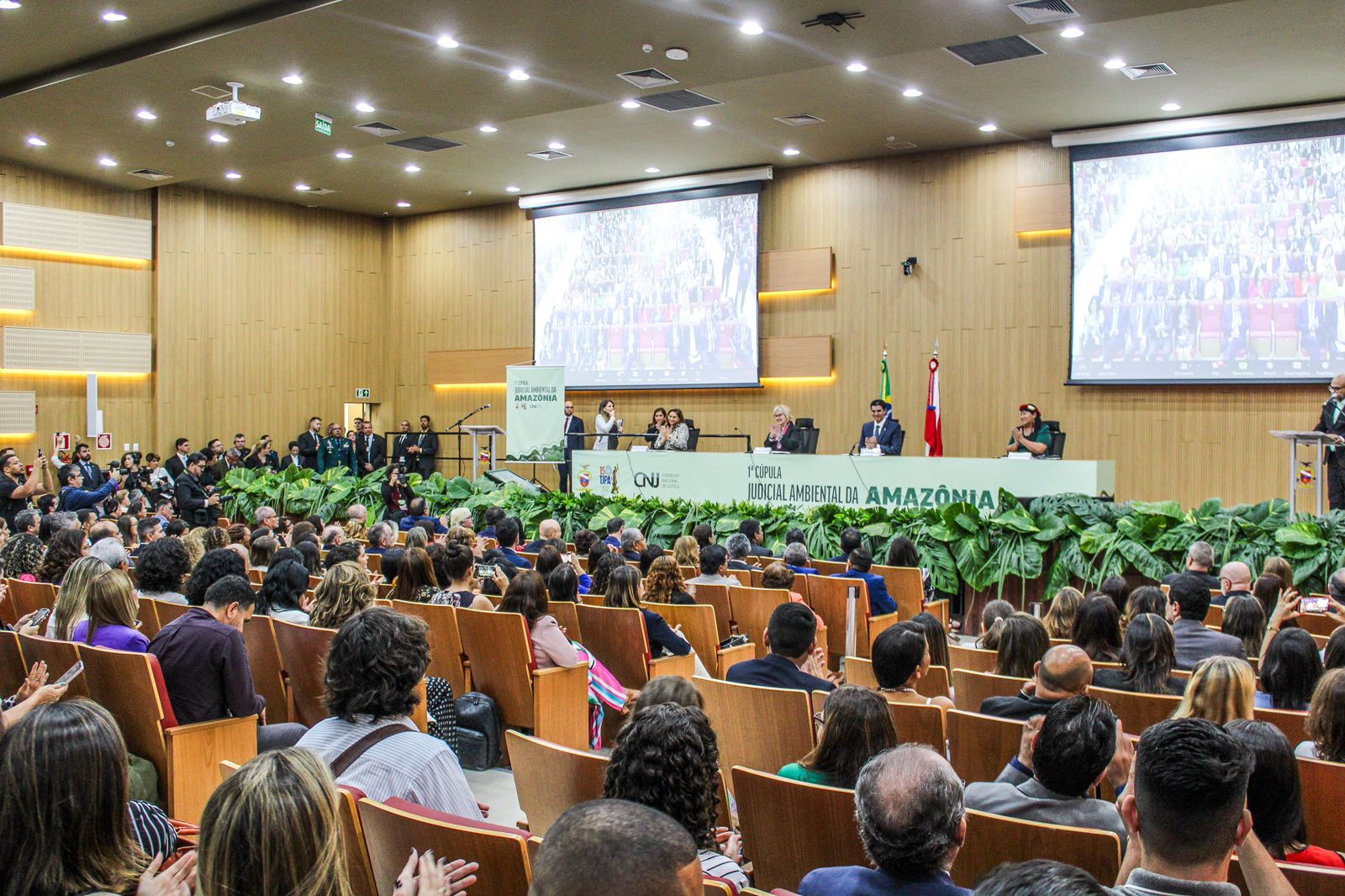 1ª Cúpula Judicial Ambiental reúne líderes para debater desafios e