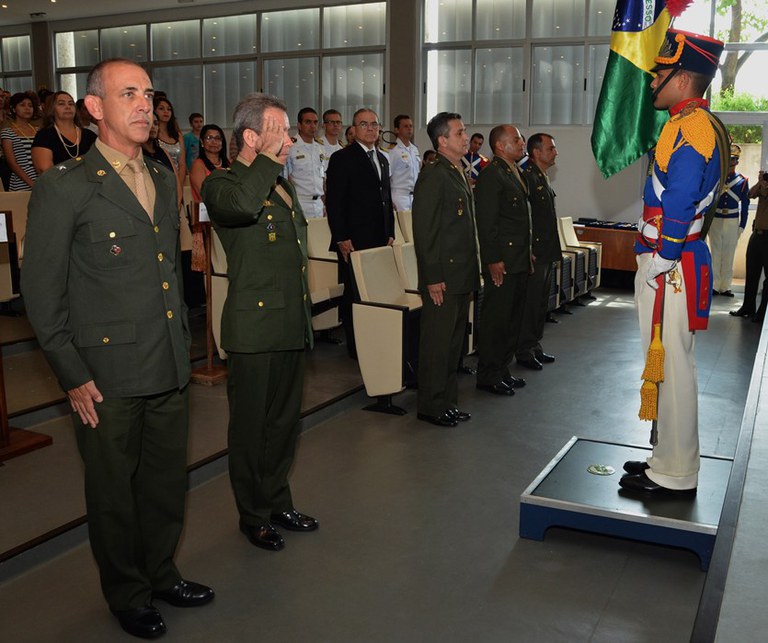 Prineiro Posto Gabinete De Seguran A Institucional