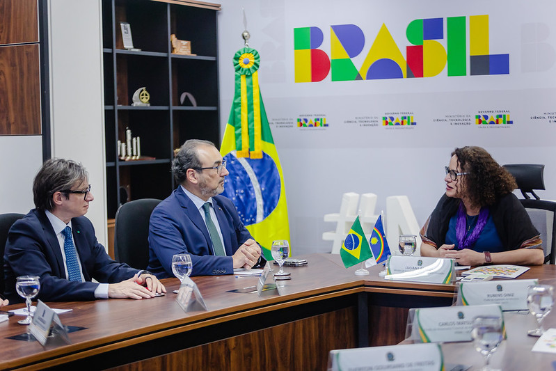 MCTI recebe representantes do Banco de Desenvolvimento da América