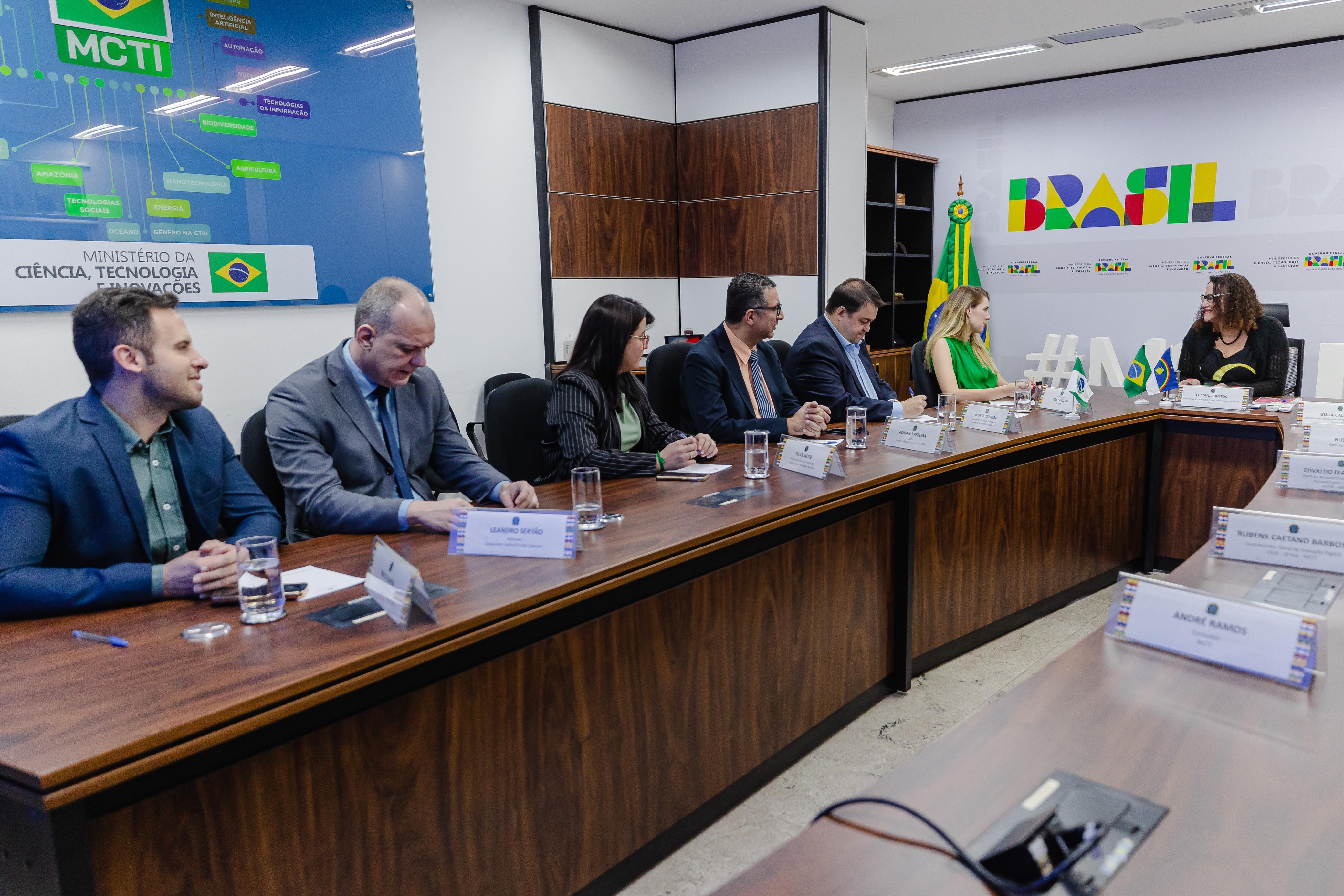 Programa Mais Ciência na Escola é tema de audiência a deputada