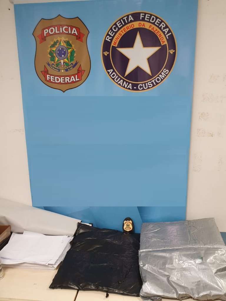 Polícia Federal e Receita Federal apreendem 8 5 quilos de cocaína no