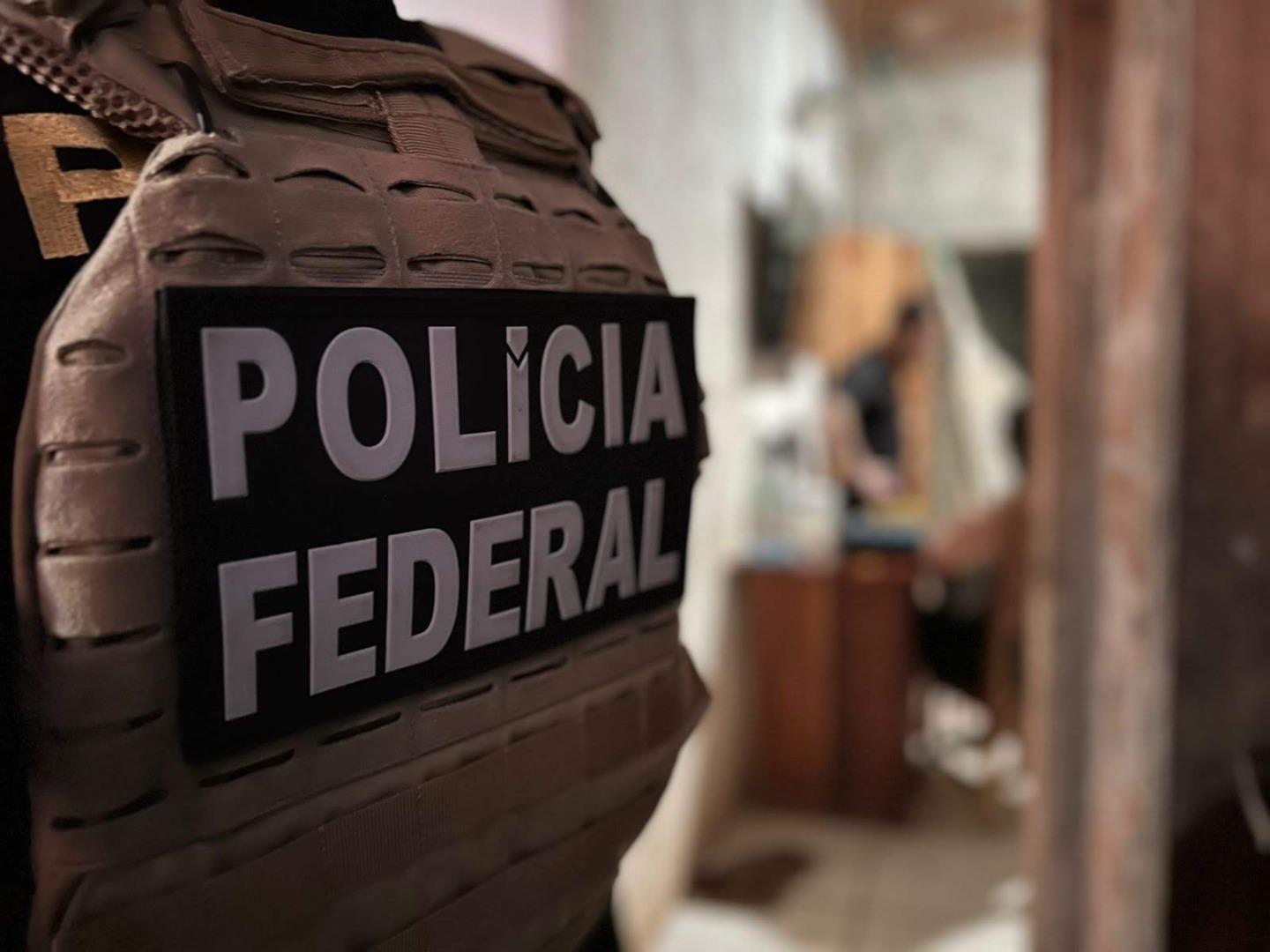 Pf Prende Tr S Pessoas Por Porte Ilegal De Arma De Fogo E Crime