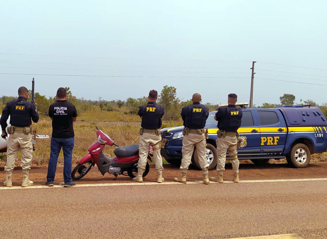 PRF recupera moto furtada em rodoviária de Pontes e Lacerda Polícia