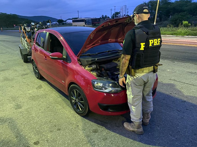 Prf Det M Homem Cnh Falsa E Carro Roubado Em Serra Talhada