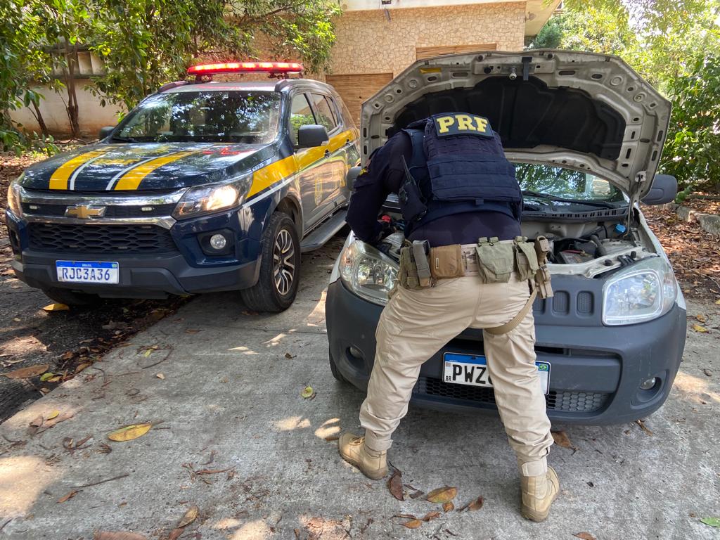 Carro roubado há quase dois anos é recuperado na Dutra Polícia