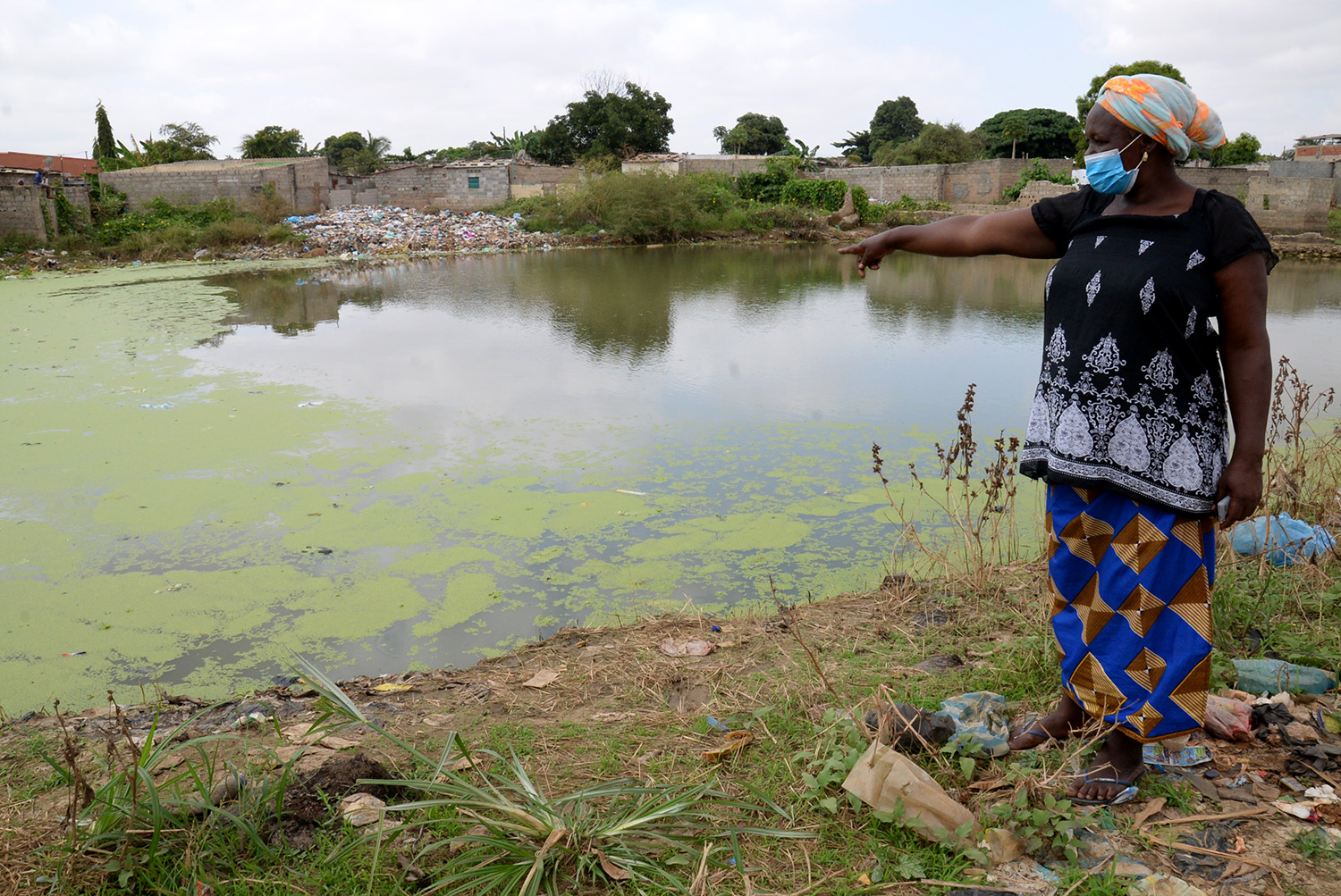 Angola_estalagem_lagoa.jpg