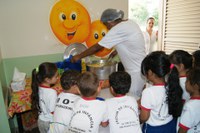 Boas práticas em alimentação escolar e compras públicas da agricultura familiar são temas da visita de representantes dos governos do Chile e do Panamá ao Brasil