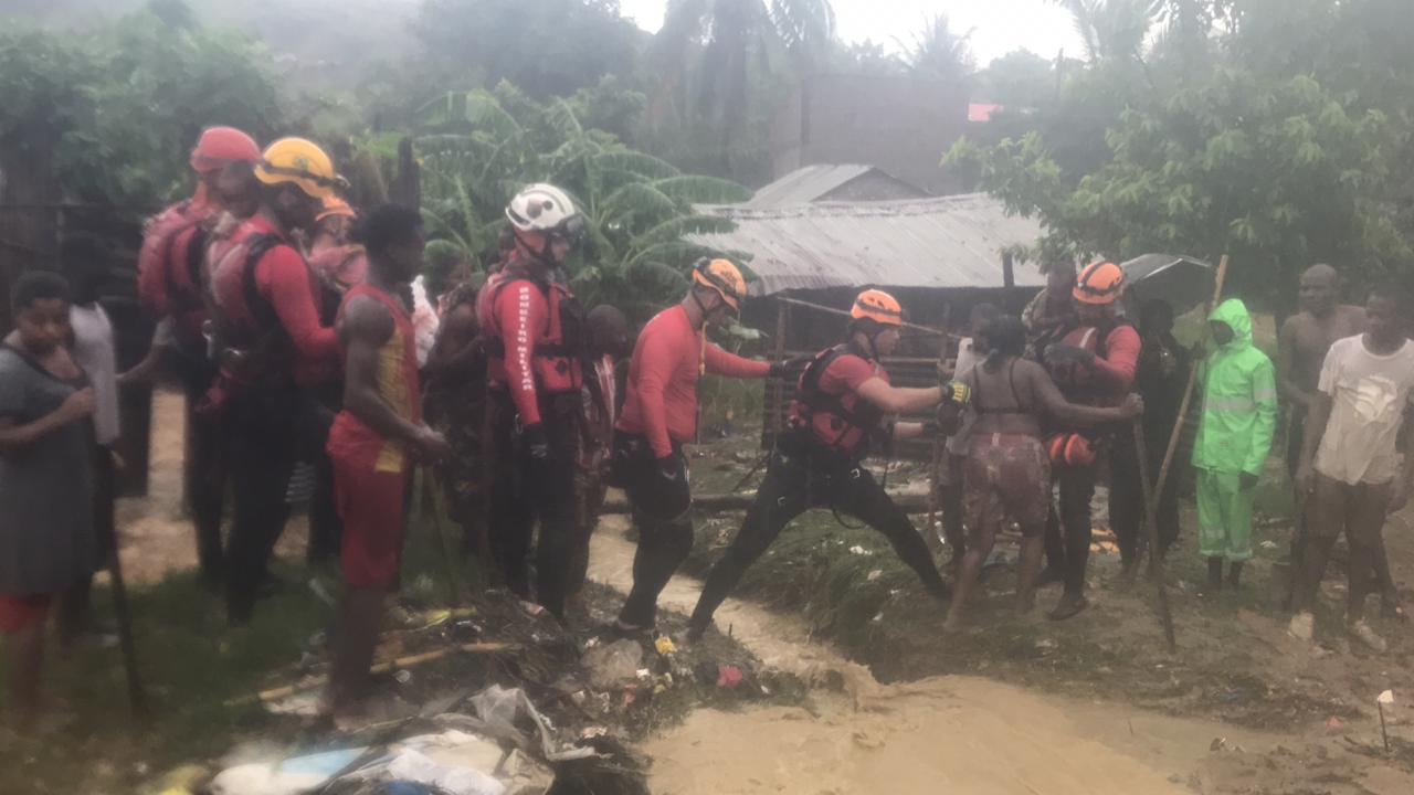 Bombeiros militares brasileiros resgatam vítimas do Ciclone Kenneth em Moçambique 7.JPEG