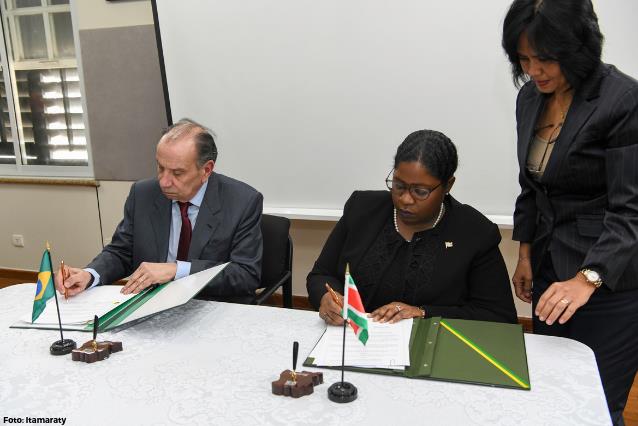 Brasil assina quatro novos projetos de cooperação com o Suriname 1.JPEG