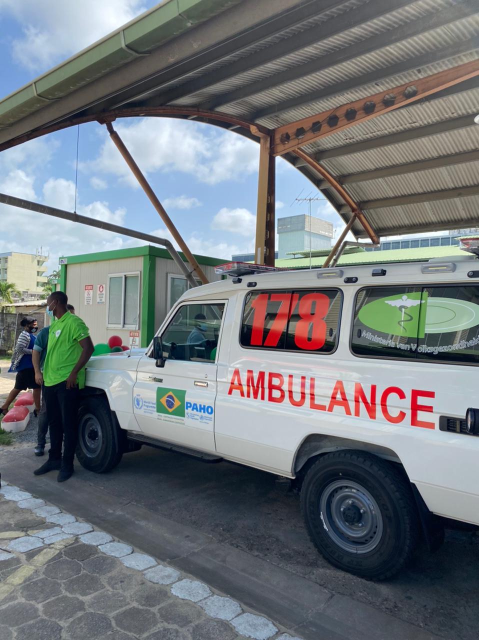 doação de ambulância  Suriname.JPEG