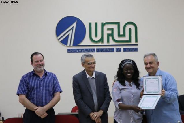 Curso para agricultores africanos é encerrado em Lavras.JPEG