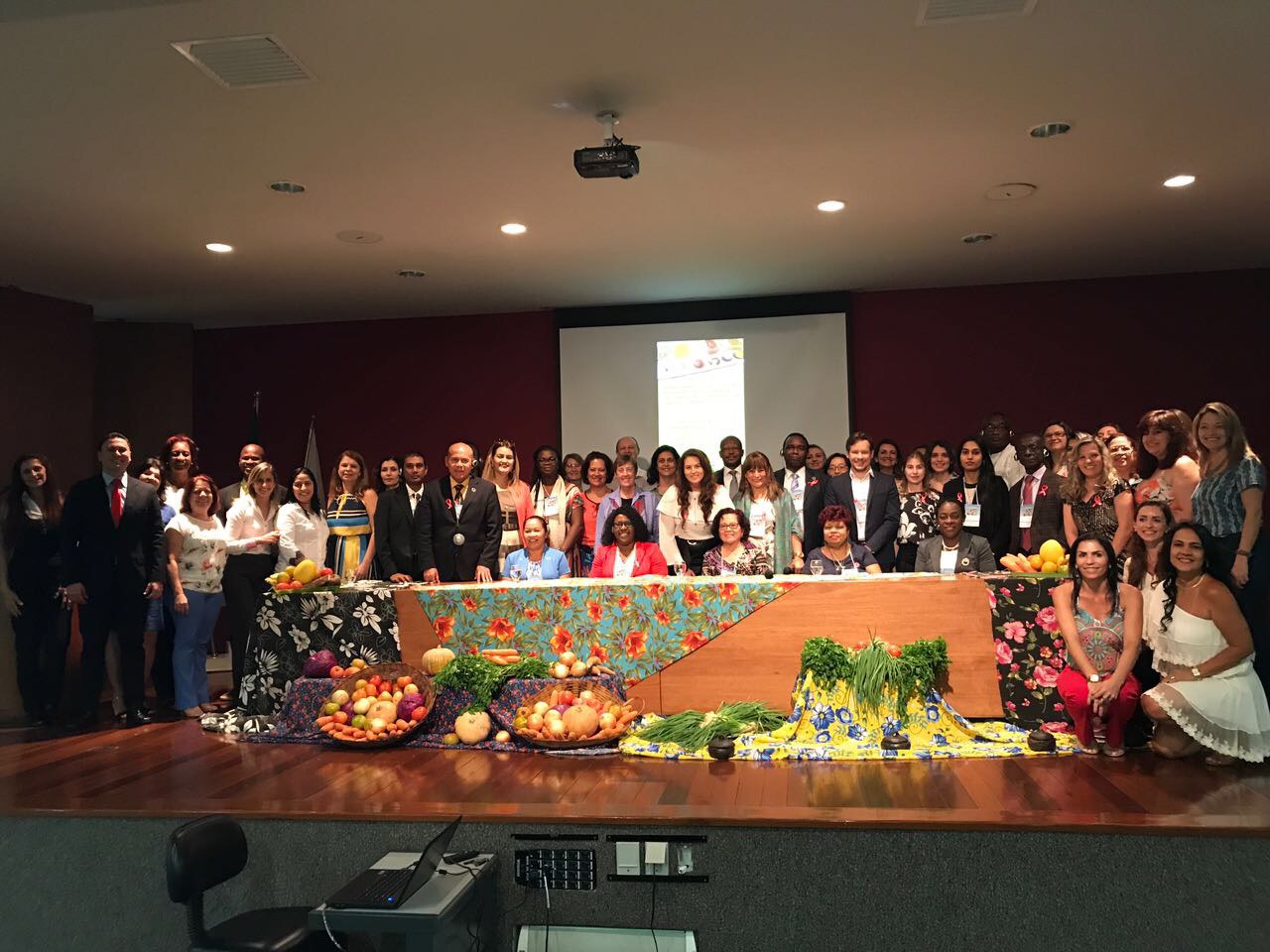 Delegação da Guiana visitou Vitória para conhecer experiência brasileira em alimentação escolar.JPEG