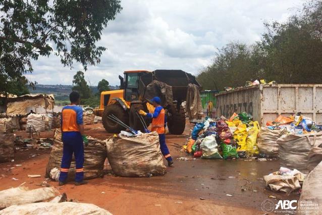 Engenheiros palestinos conhecem práticas de reciclagem brasileiras 7.JPEG