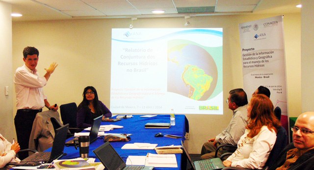 Especialistas brasileiros e mexicanos realizam a primeira atividade de projeto sobre manejo de recursos hídricos.JPEG