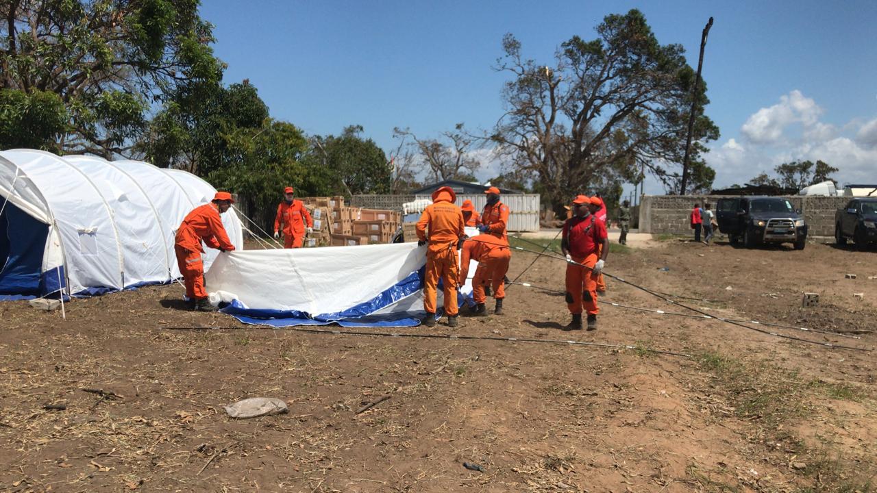 Militares brasileiros montam campo para acolhimento de desabrigados para liberar escola usada como abrigo 6.JPEG