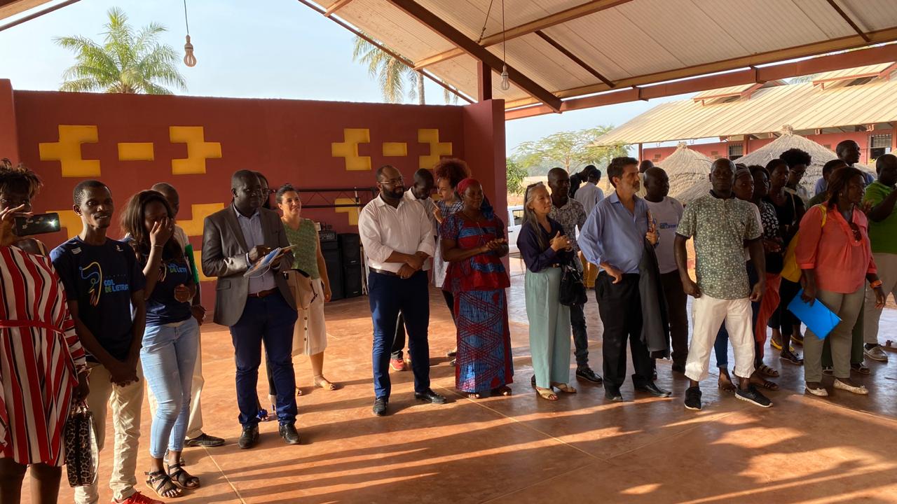 Ministro da Educação da Guiné-Bissau visita projeto de cooperação brasileiro 2.JPEG