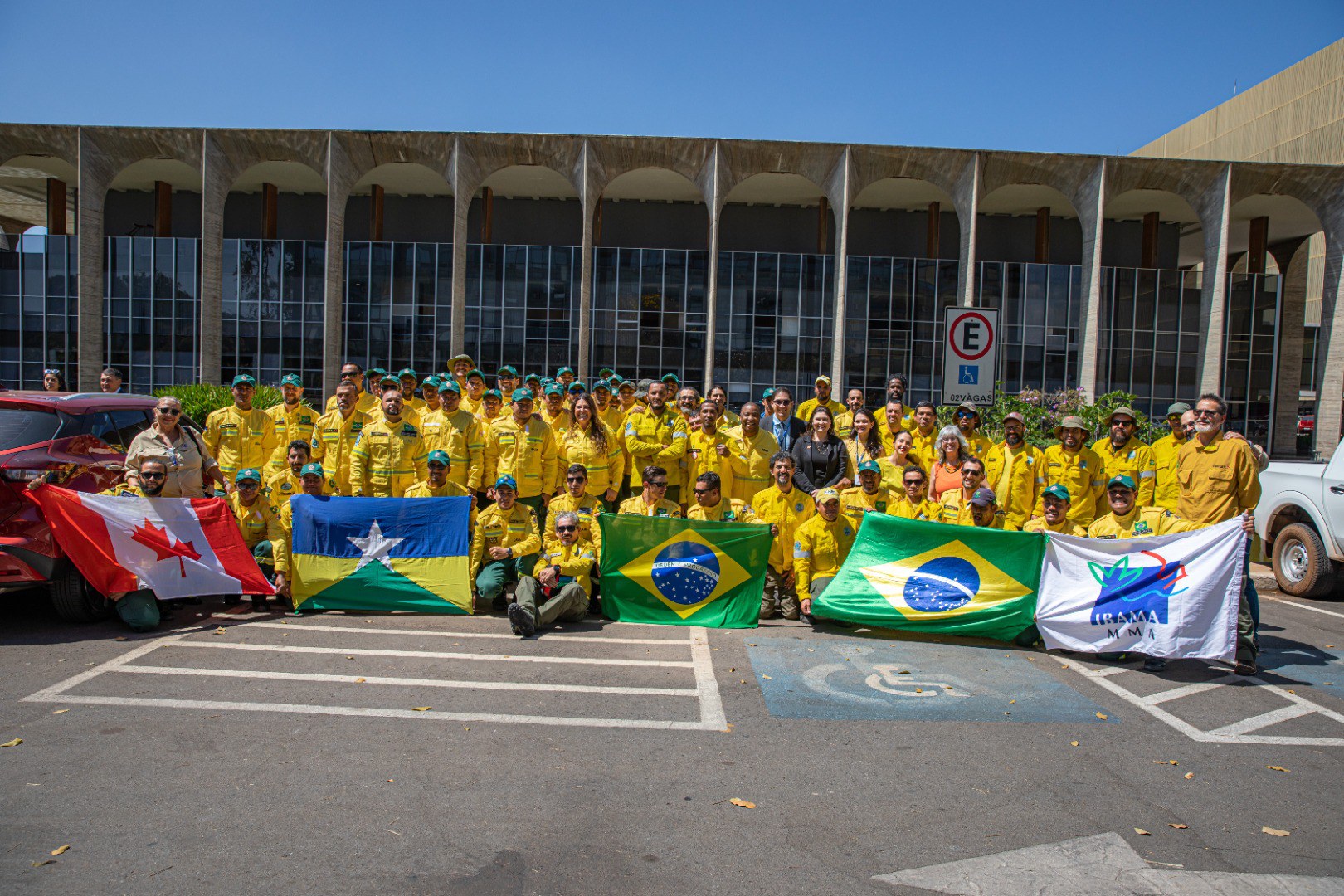 Missão humanitária retornada do Canadá é homenageada no Itamaraty2.jpg