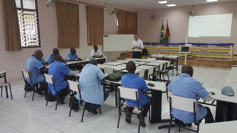 Professores guineenses recebem capacitação em Bissau.JPEG