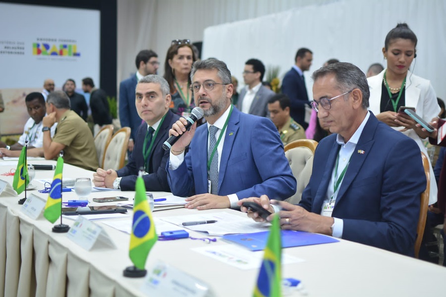 Autoridades brasileira e francesas copresidiram a reunião