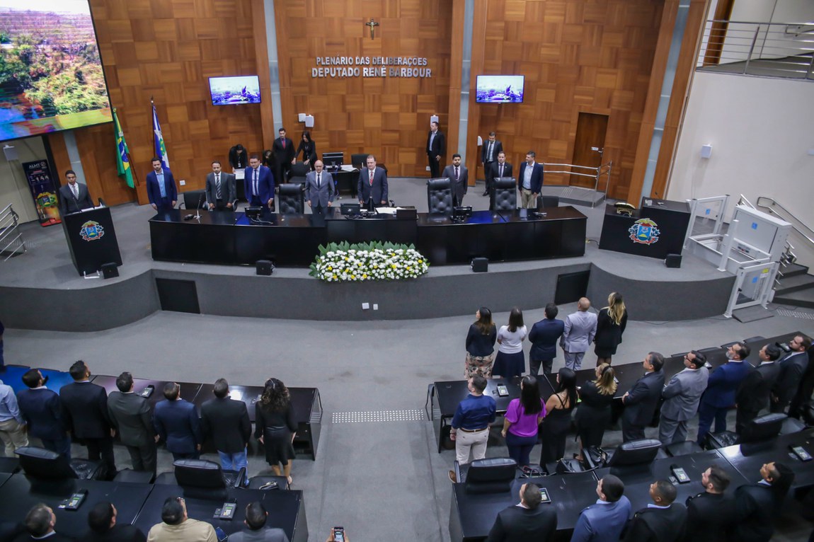 Diretor-geral e quatro servidores da ABIN são homenageados (Fonte: Gilberto Leite/ ALMT)