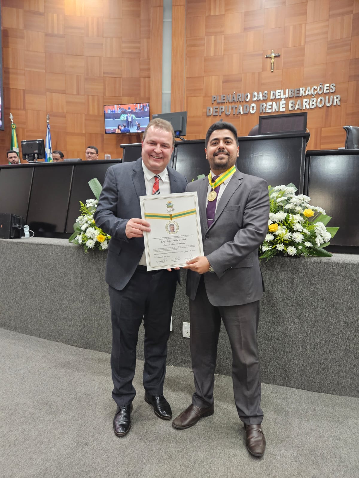 Superintendente estadual recebeu a comenda Dante de Oliveira