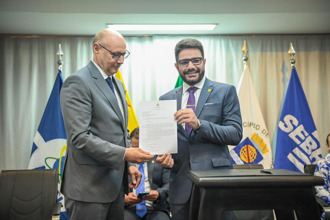 Governador do Acre, Gladson Cameli, assinou pedido de ingresso do estado do Acre para compor formalmente o Sisbin (Foto: Diego Gurgel/ Secom AC)