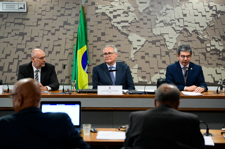 Comissão Do Senado Aprova Indicação De Luiz Fernando Corrêa Para ...