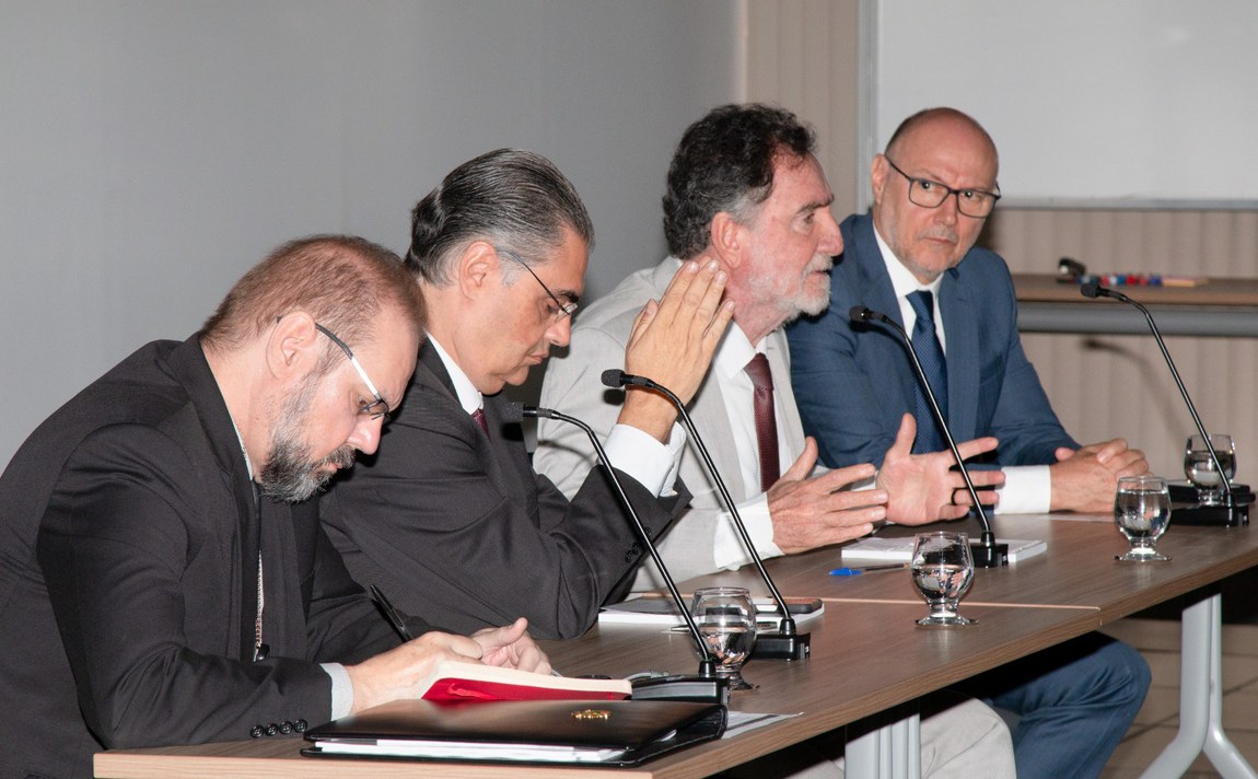 Marco Cepik, diretor-adjunto da ABIN; deputado federal Lafayette de Andrada; deputado federal Patrus Ananias; Luiz Fernando Corrêa, diretor-geral da ABIN