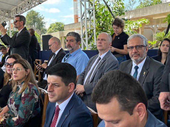 Presidente da AEB, Marco Antonio Chamon, esteve presente em cerimônia na Base Aérea de Brasília