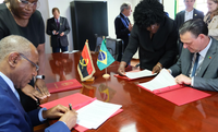 Minister Carlos Fávaro and Angola’s Minister of Agriculture sign bilateral agreements at Agro Forum