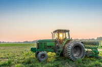 Tratores e máquinas agrícolas produzidas a partir de 2016 terão prioridade no Renagro