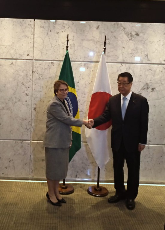 Tereza Cristina e o ministro da Agricultura, Florestas e Pesca do Japão, Takamori Yoshikawa, participam do Diálogo Brasil-Japão, em São Paulo