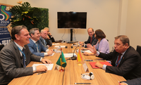 "Estamos em um ambiente de grandes oportunidades para o agro mundial", destaca o ministro Fávaro em reunião com o ministro da Espanha