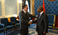 Ministro Fávaro reforça parceria durante reunião com presidente da Angola