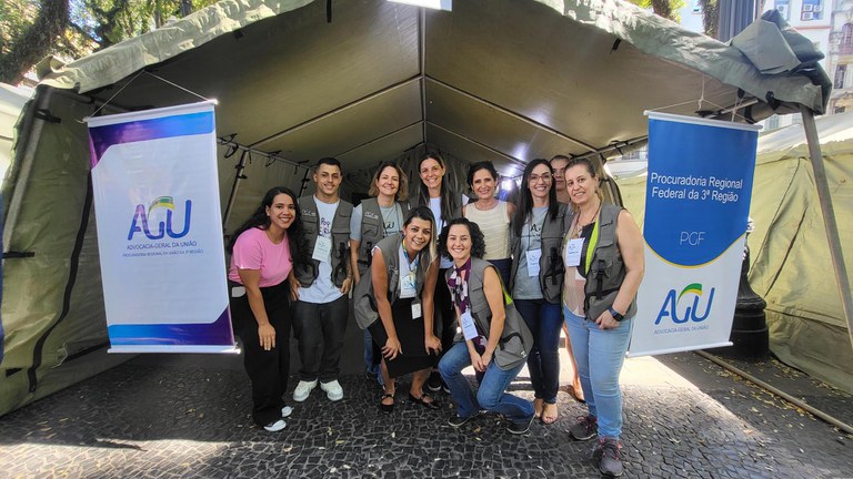 Equipes da PRF3 e da PRU3 durante o evento