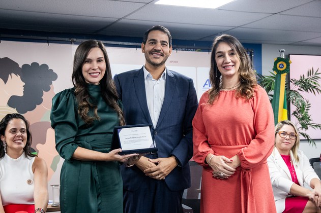 Larissa Suassuna Carvalho Barros, Jorge Messias e Adriana Venturini