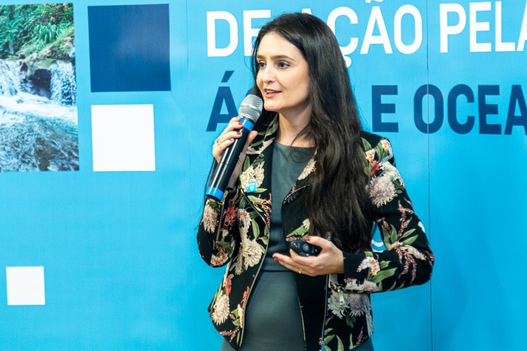Diretora-presidente da ANA, Veronica Rios, discursa durante o evento