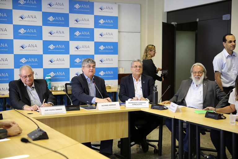 Tannús, Andrade, Gonçalves e Salles (da esq. para a dir.) na mesa de abertura do encontro