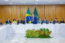 Diretora-presidente da ANA (à dir.) participa de solenidade para assinatura dos decretos nº 11.466/2023 e nº 11.467/2023 pelo presidente da República