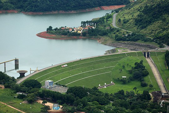 Hidrelétrica Caconde no rio Pardo (SP)