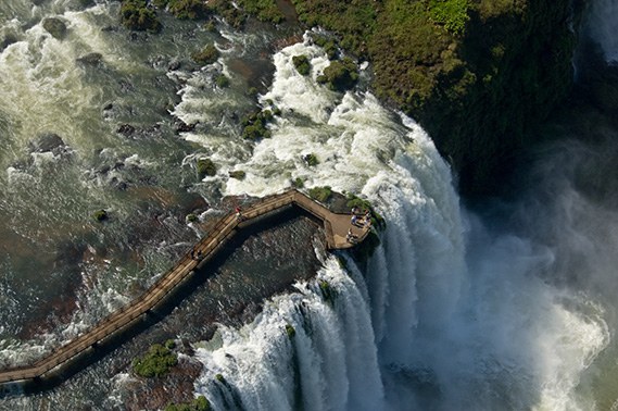 Cataratas do Iguaçu entre Brasil e Argentina