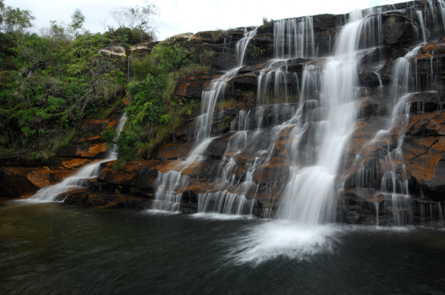 Afluente do rio Tibagi (PR) - Zig Koch / Banco de Imagens ANA