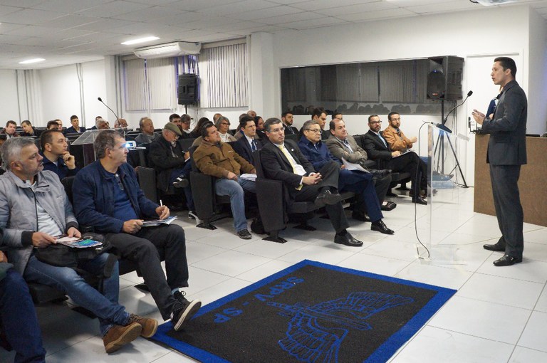 Reunião participativa sobre aerodesporto