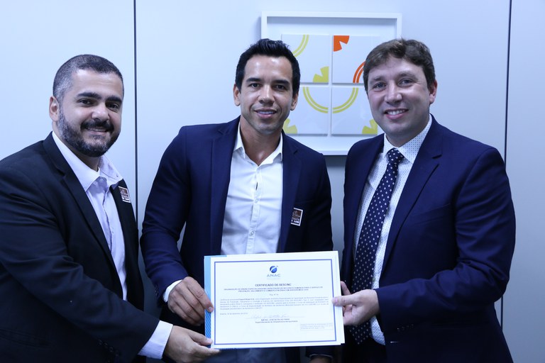 Entrega do Certificado à Fraport Brasil