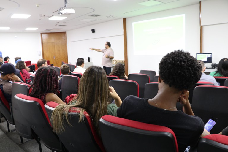 Estudantes vivenciam experiência no Aeroporto de Congonhas (SP)