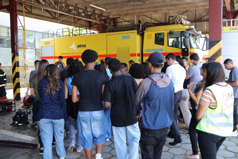 Estudantes vivenciam experiência no Aeroporto de Congonhas (SP)