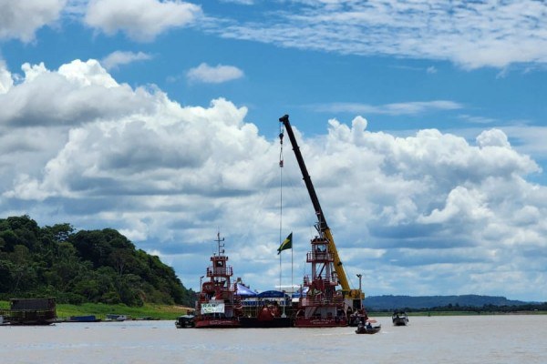 Cabo óptico subaquático da Infovia 01 liga Santarém (PA) a Manaus (AM) (imagem: Arquivo/APC)