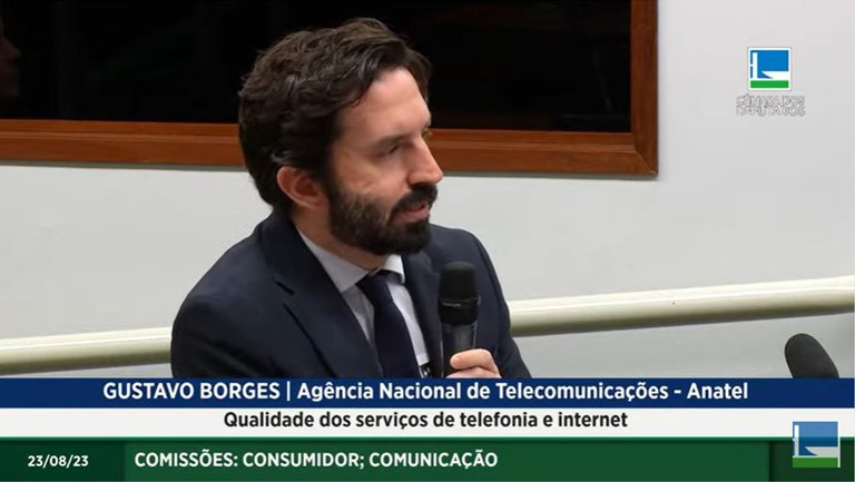 Imagem do superintendente de Controle de Obrigações da Anatel, Gustavo Borges, transmitida pela TV Câmara - Portal da Câmara dos Deputados