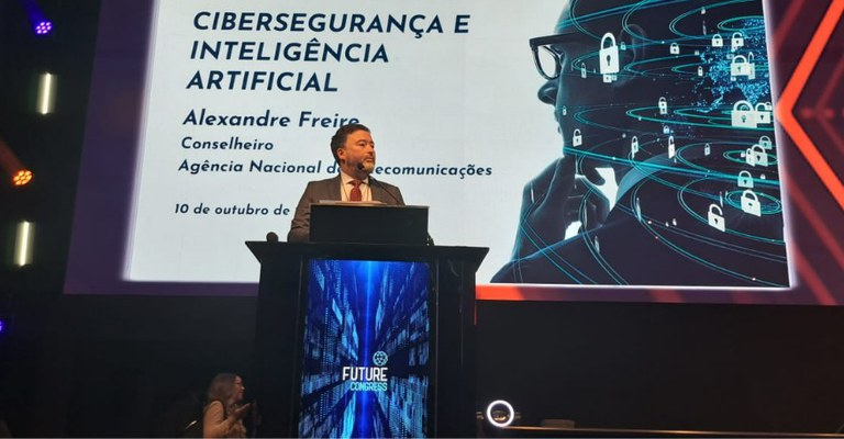 Conselheiro da Agência Nacional de Telecomunicações (Anatel) Alexandre Freire em palestra sobre “Cybersegurança e Inteligência Artificial” no Futurecom 2024