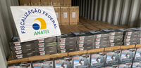 Anatel e Receita Federal apreendem 20 mil TV Boxes irregulares no Porto de Santos